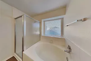 1103 Lochmoor Ln, Pearland, TX 77581 - Photo 12