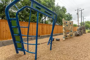 1515 Roosevelt Ave, San Antonio, TX 78210 - Photo 4