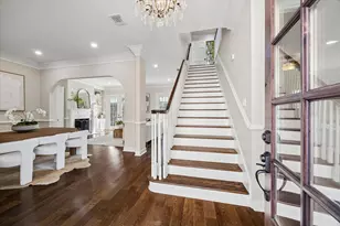 1727 Nantucket Dr, Houston, TX 77057 - Photo 2