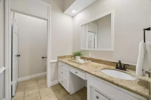 1727 Nantucket Dr, Houston, TX 77057 - Photo 18