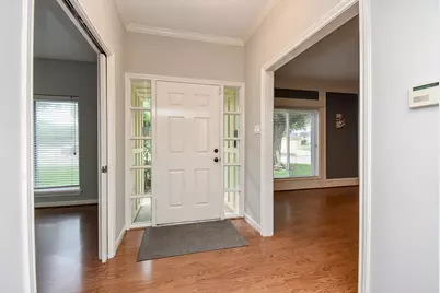 1002 Meadowlark Lane, Sugar Land, TX 77478 - Photo 4
