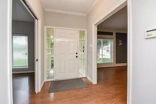 1002 Meadowlark Ln, Sugar Land, TX 77478 - Photo 4