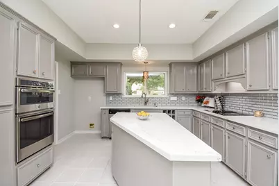 1002 Meadowlark Lane, Sugar Land, TX 77478 - Photo 8