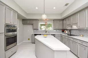 1002 Meadowlark Ln, Sugar Land, TX 77478 - Photo 8
