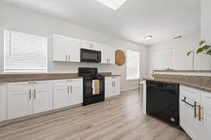 5707 Oakwell Station Ct, Humble, TX 77346 - Photo 8