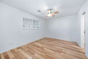 837 Marlin St, Bayou Vista, TX 77563 - Photo 8