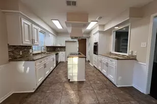 223 Wedgewood St, Lake Jackson, TX 77566 - Photo 16