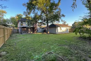 223 Wedgewood St, Richwood, TX 77566 - Photo 12