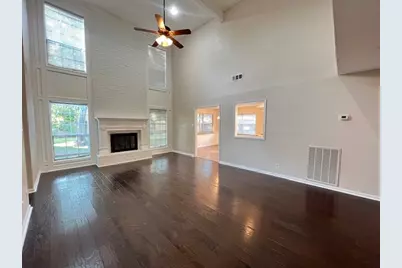 223 Wedgewood Street, Lake Jackson, TX 77566 - Photo 2