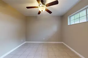5017 Mallow St, Houston, TX 77033 - Photo 28
