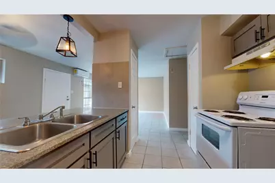 5017 Mallow Street, Houston, TX 77033 - Photo 10