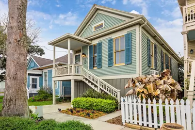 1426 Avenue M, Galveston, TX 77550 - Photo 2