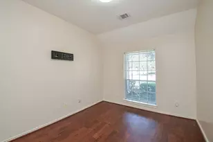 2019 Magnolia Crest Ln, Sugar Land, TX 77478 - Photo 8