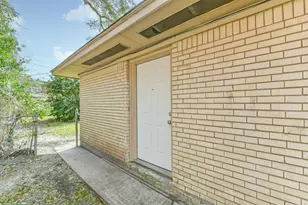 10214 Bretton Dr, Houston, TX 77016 - Photo 18