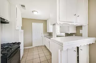 10214 Bretton Dr, Houston, TX 77016 - Photo 6