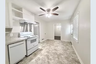 832 S Anderson Street, Angleton, TX 77515 - Photo 8