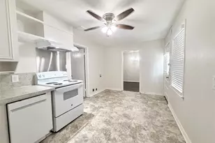 832 S Anderson St, Angleton, TX 77515 - Photo 8