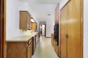 1403 Marlock Ln, Pasadena, TX 77502 - Photo 10