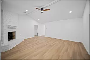 10935 Silkwood Dr, Houston, TX 77031 - Photo 6