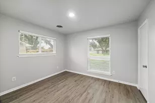4114 Hill Oak Dr, Houston, TX 77092 - Photo 8