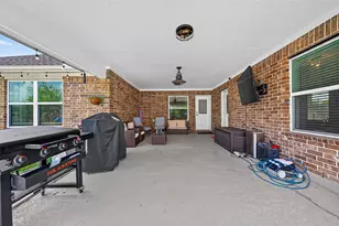 10706 Harry Dr, Needville, TX 77461 - Photo 32