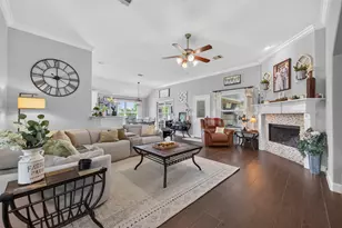 10706 Harry Dr, Needville, TX 77461 - Photo 4