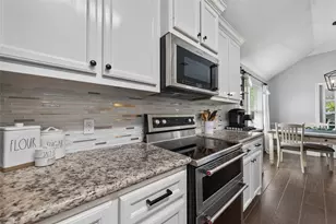 10706 Harry Dr, Needville, TX 77461 - Photo 8