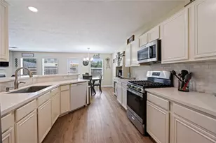 13601 Trail Meadow Ln, Rosharon, TX 77583 - Photo 10