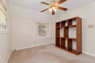 5607 Arncliffe Dr, Houston, TX 77088 - Photo 28