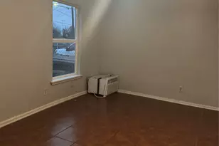 9312 Manchester St, Houston, TX 77012 - Photo 8