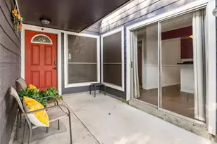 75 Avocado Ct, Lake Jackson, TX 77566 - Photo 4