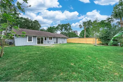 7230 Edgemoor Drive, Houston, TX 77074 - Photo 18