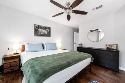 7230 Edgemoor Drive, Houston, TX 77074 - Photo 10