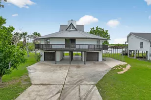 110 Bayou Dr, Baytown, TX 77520 - Photo 30