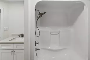 110 Bayou Dr, Baytown, TX 77520 - Photo 22