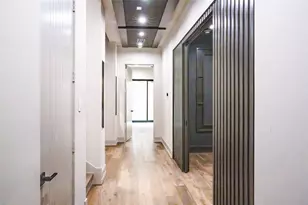 409 W Saulnier St, Houston, TX 77019 - Photo 4