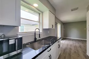 12922 Claygate Dr, Houston, TX 77047 - Photo 8