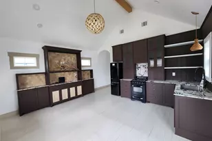 1220 32nd St, Galveston, TX 77550 - Photo 12