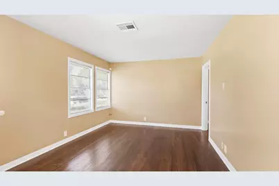 2001 14th Avenue N, Texas City, TX 77590 - Photo 4