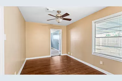 2001 14th Avenue N, Texas City, TX 77590 - Photo 10