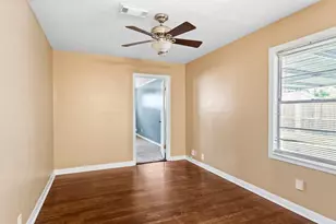 2001 14th Ave N, Texas City, TX 77590 - Photo 10