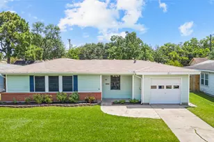 2001 14th Ave N, Texas City, TX 77590 - Photo 1