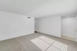 9243 Westwood Village Dr, Houston, TX 77036 - Photo 14