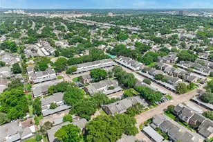 9243 Westwood Village Dr, Houston, TX 77036 - Photo 32