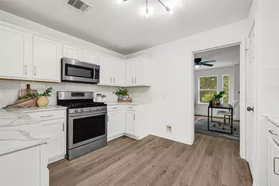5505 Savannah Woods Lane, Rosharon, TX 77583 - Photo 8