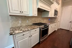 11 Silver Rock Dr, Tomball, TX 77375 - Photo 8