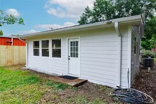 704 W Willis St, Alvin, TX 77511 - Photo 16
