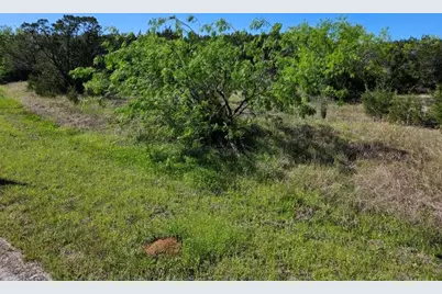 31041 Doe Run Ct, Whitney, TX 76692 - Photo 4
