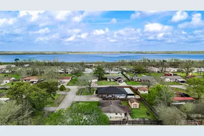 8610 Bluebonnet Street, Highlands, TX 77562 - Photo 36