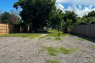408 B Vista Rd, Pasadena, TX 77504 - Photo 2